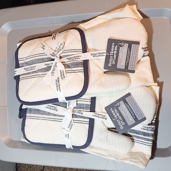 BH&G kitchen sets - Picture 1 of 4